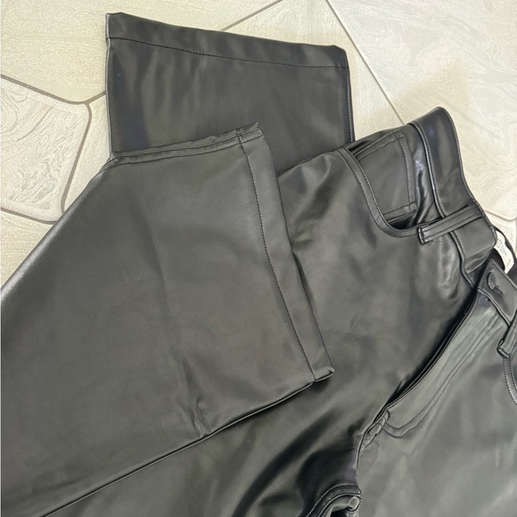 Abercrombie & Fitch 90’s Relaxed Vegan Leather - Picture 4 of 6